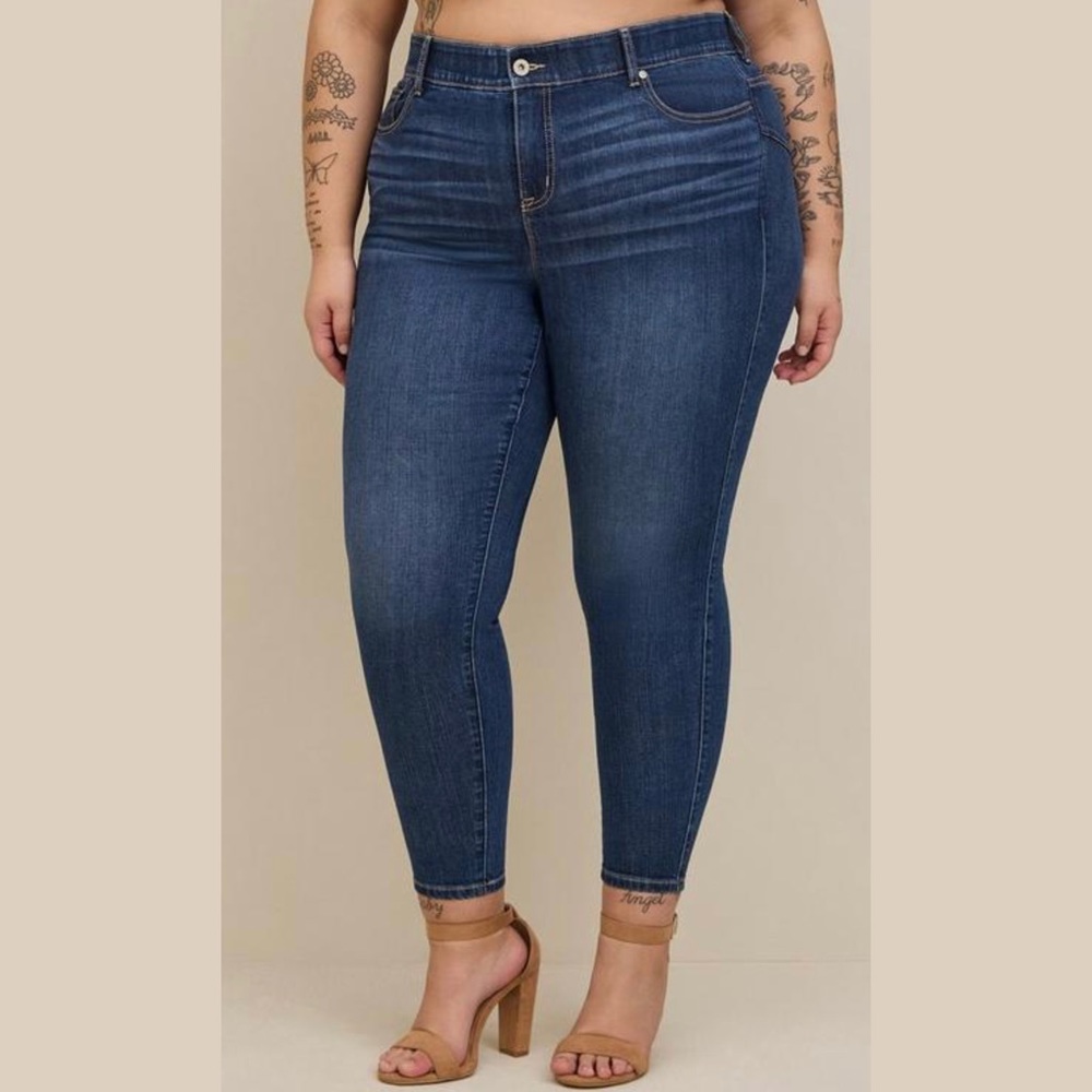 Torrid 26 R Bombshell Skinny Jean Solid Blue Dark Wash Denim Plus Size Women